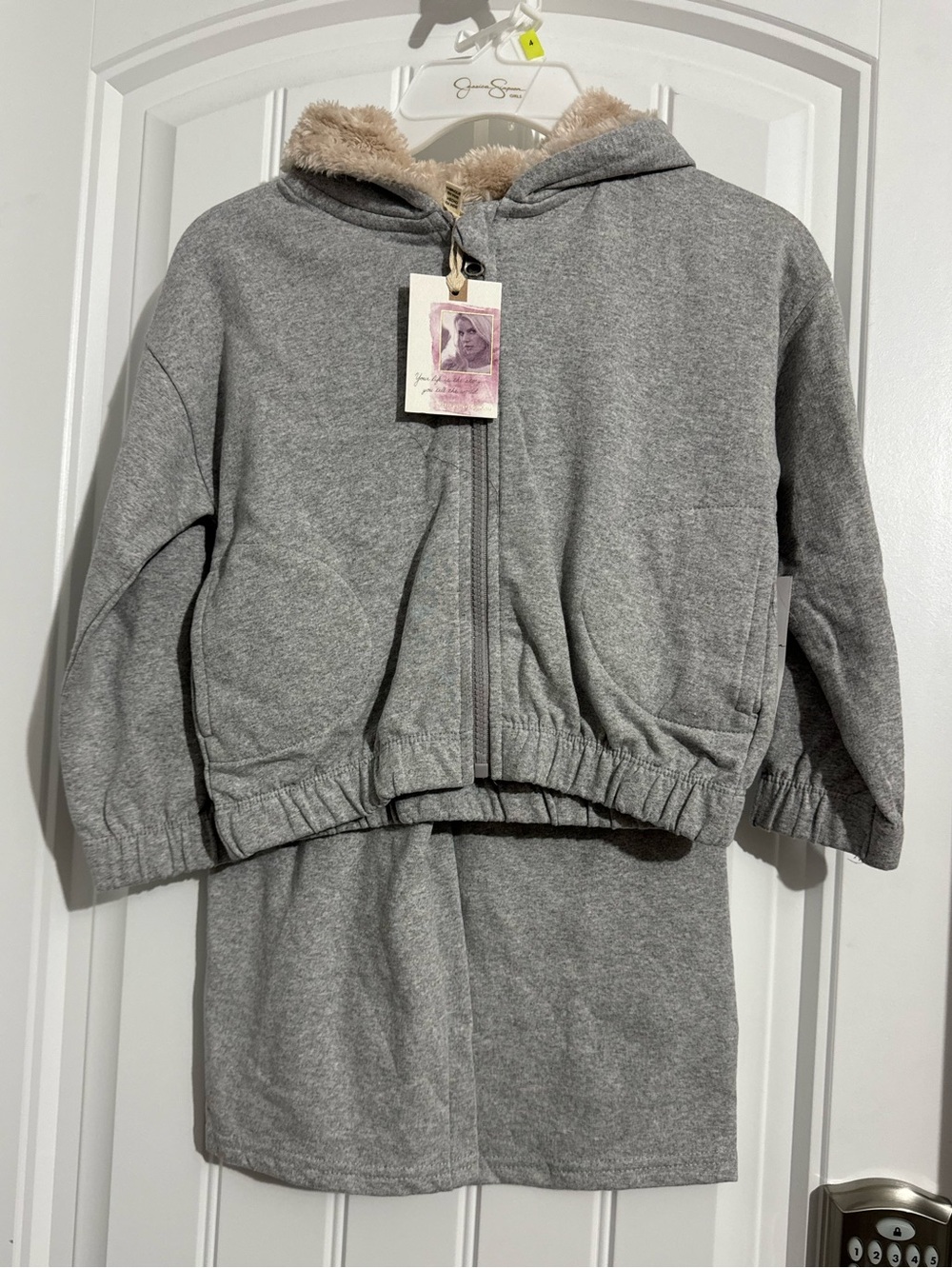 Cute Jessica Simpson girls size 4 gray sweat set full zip hooded jacket pants